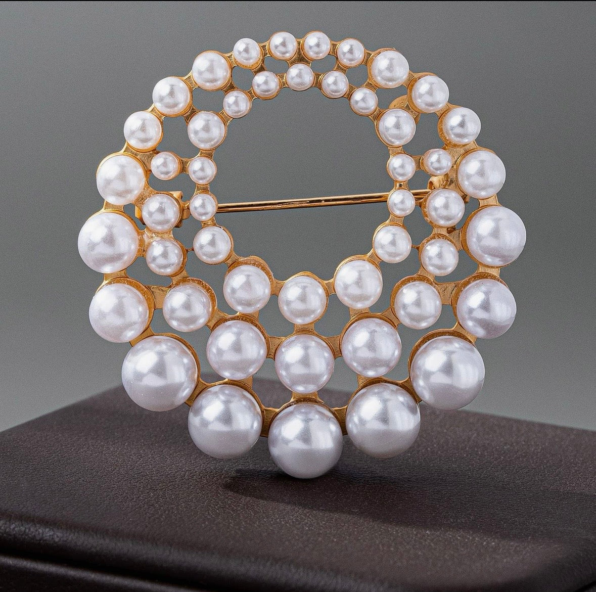 Vintage Pearl Brooch Pin