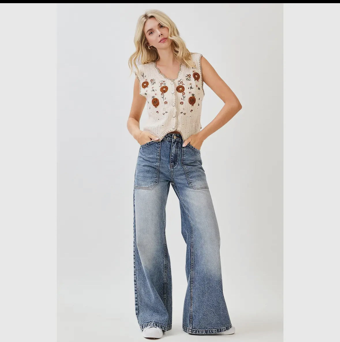 Floral Embroidery Sleeveless Top