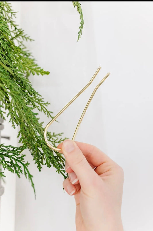 Simple Gold U-Shaped Pin