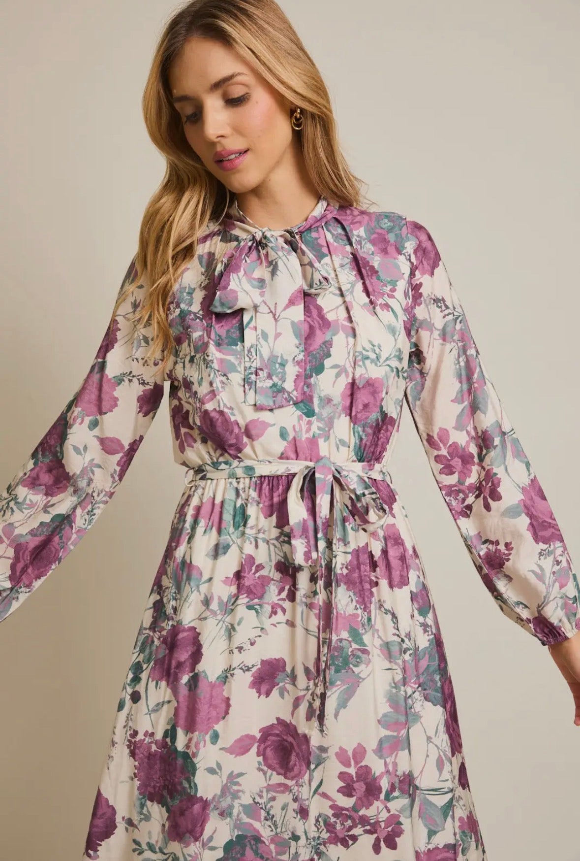 Front Bow Tie Long Sleeve Midi Dress