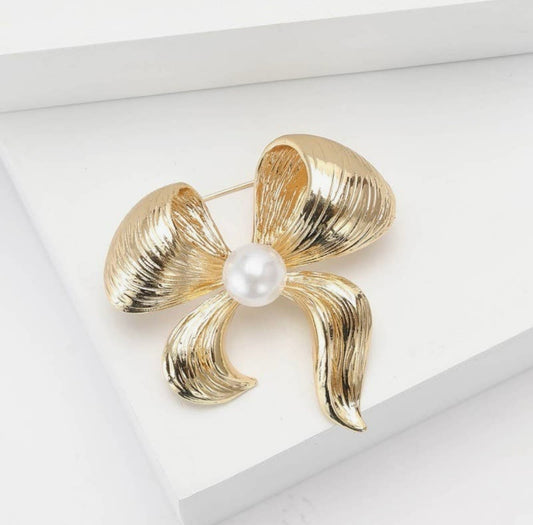 Vintage Elegant Pearl Bow Brooch Pin