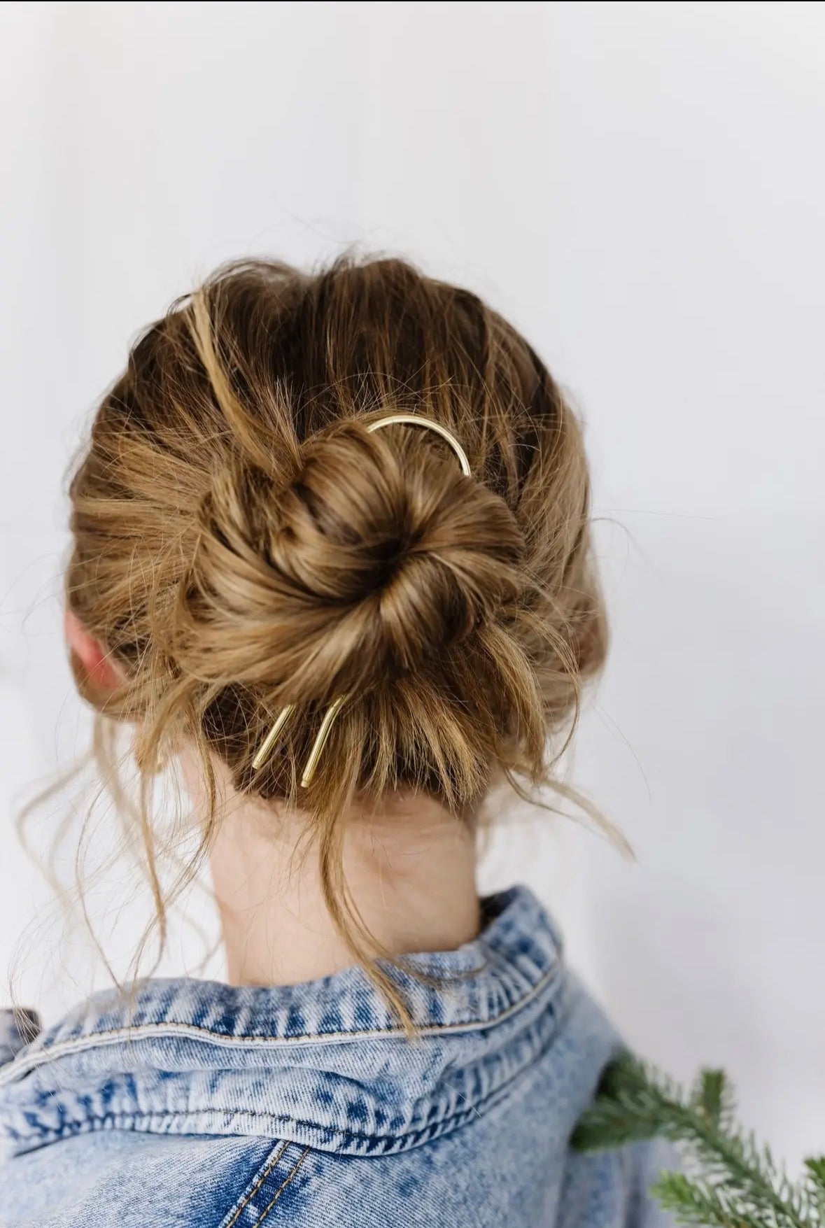 Simple Gold U-Shaped Pin