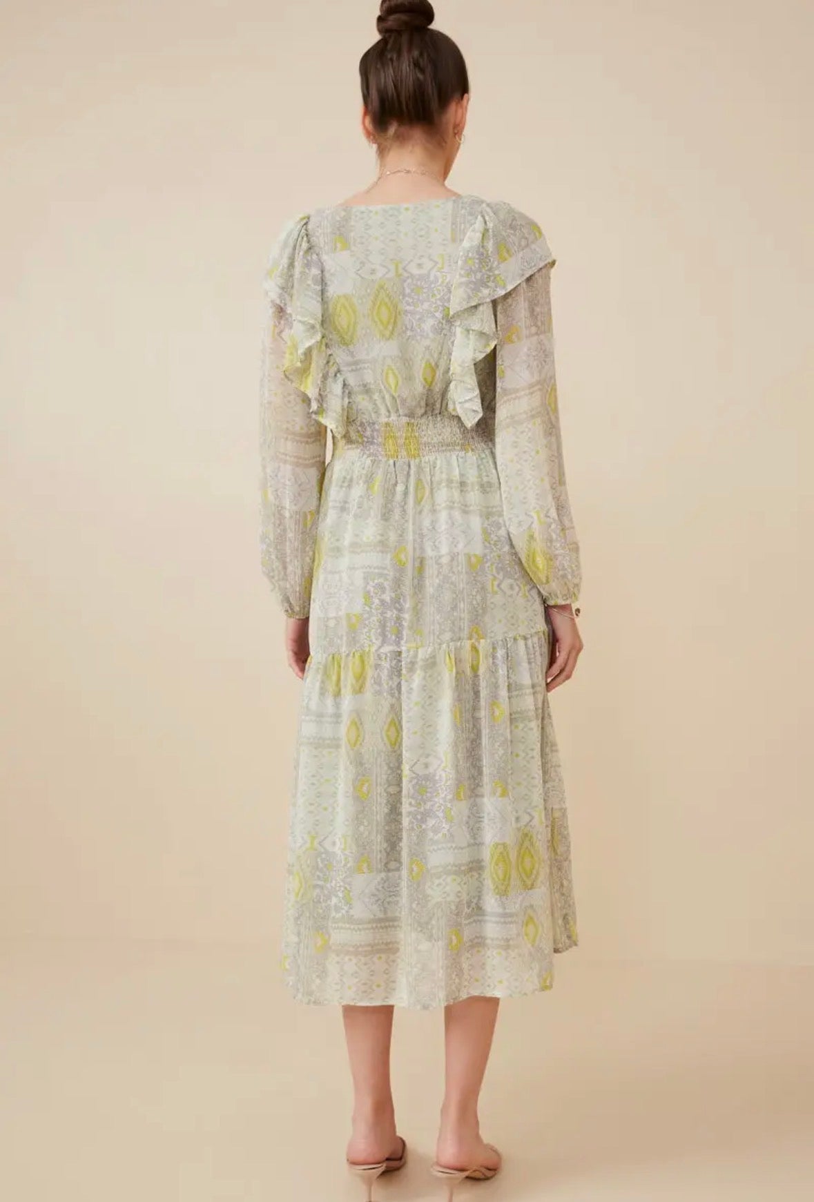 Women’s Patch Print V Neck Ruffled Long Sleeve Dress
