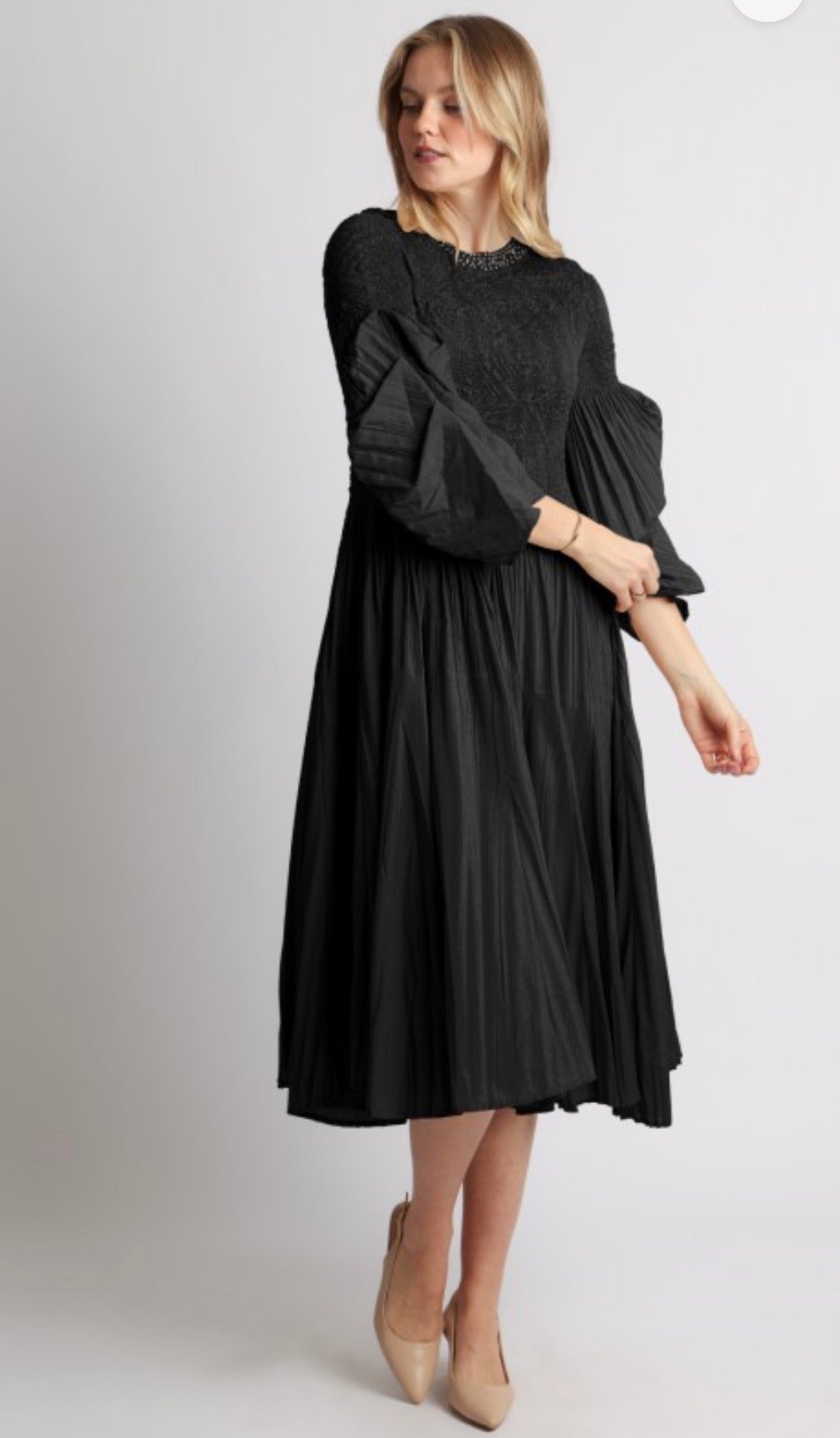 Embellished Pleat & Smocked Detail Midi Dress