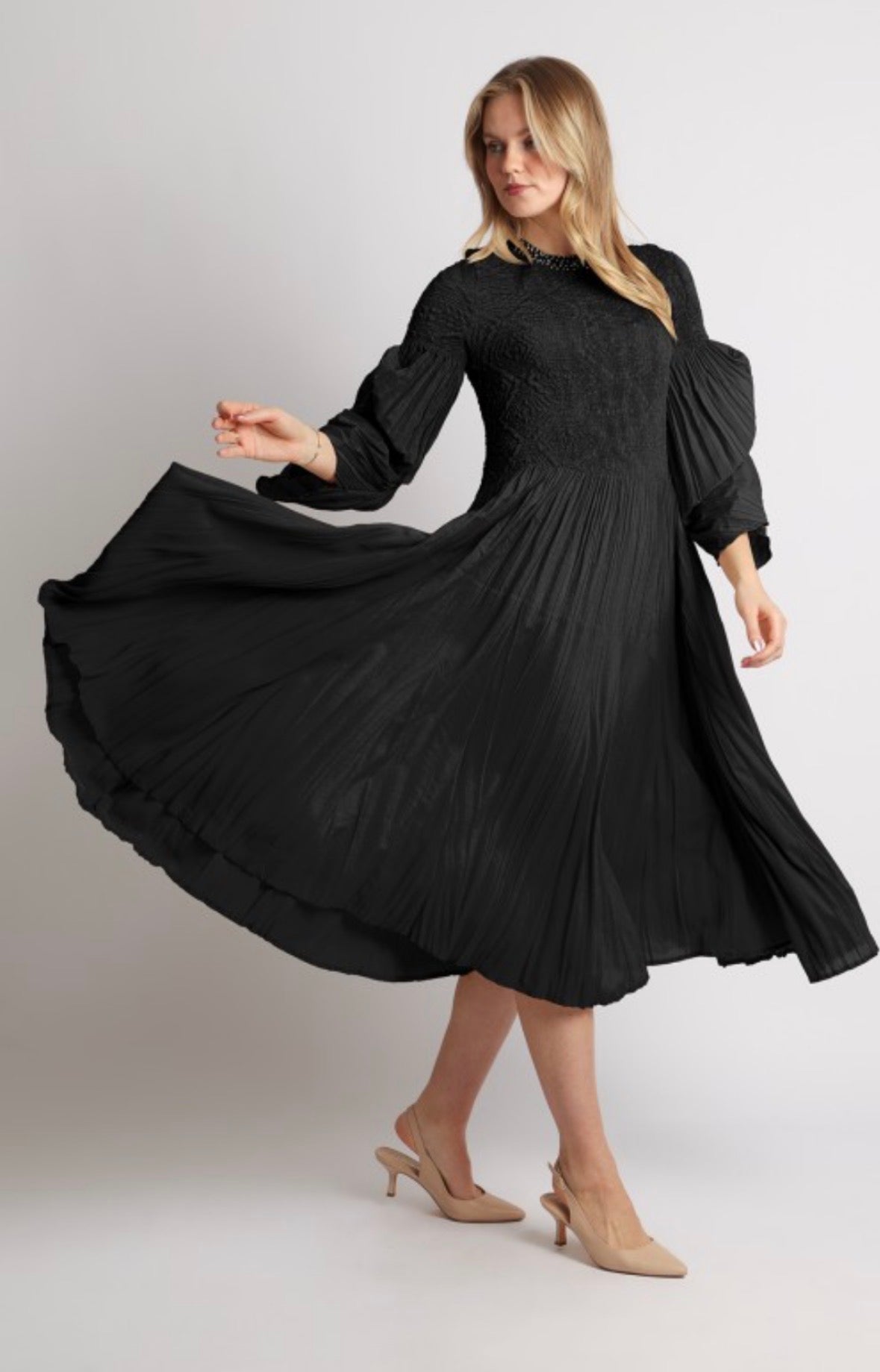 Embellished Pleat & Smocked Detail Midi Dress